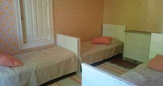 Отели типа «постель и завтрак» Wanhan Apteekin Majatalo Керимяки Двухместный номер с 2 отдельными кроватями и общим туалетом-7